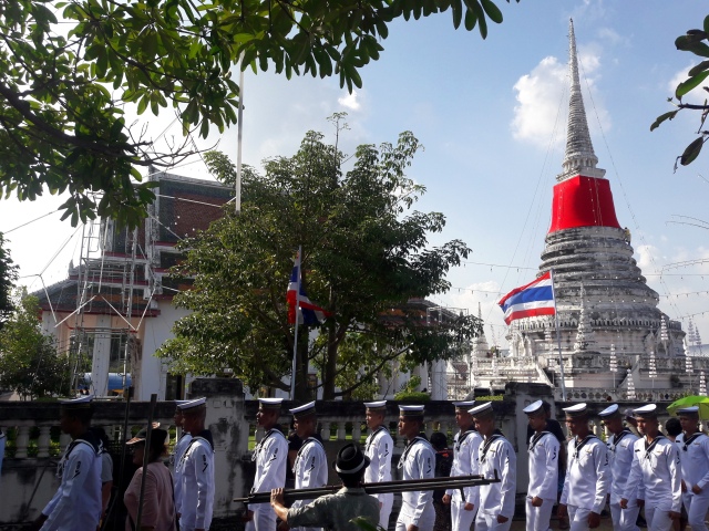 thailand temple samut prakan phra samut chedi temple fair parade